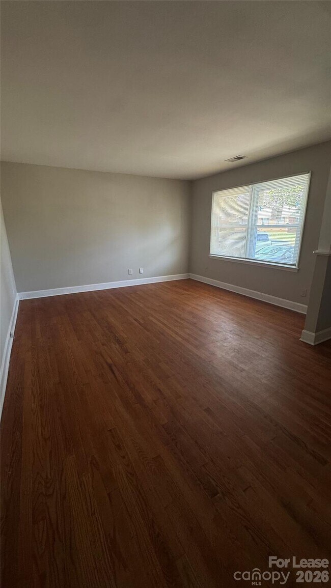 Photo - 344 Fairgreen Dr