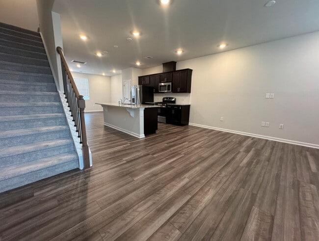 Building Photo - 1104 Lily Loch Way