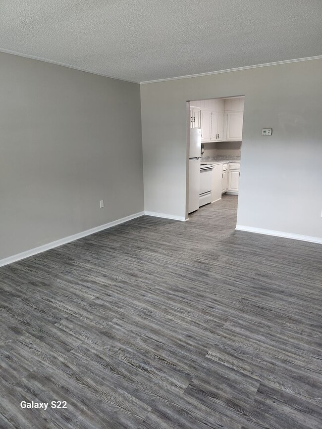 Photo - Two Bedroom, One Bath Apartment for Rent Unit 1718 Windsor