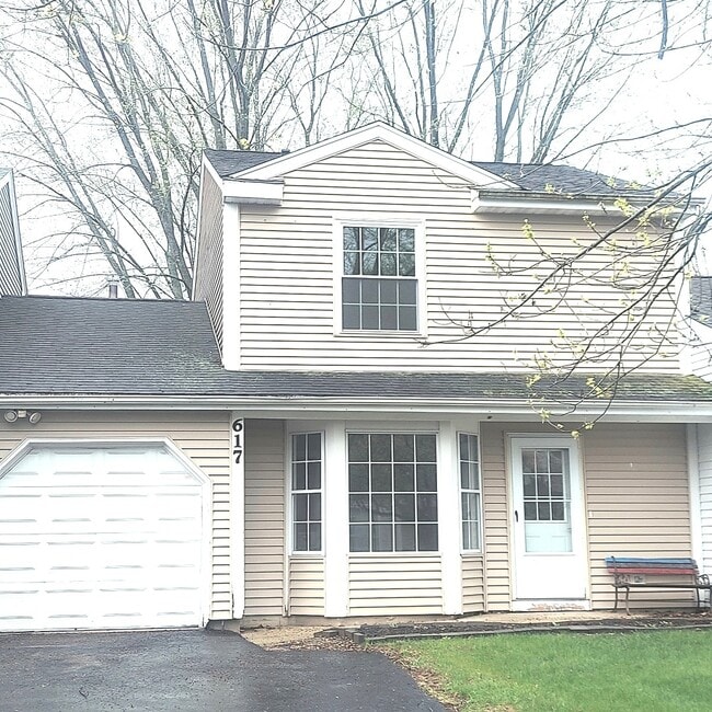 Building Photo - 617 Yale Ln