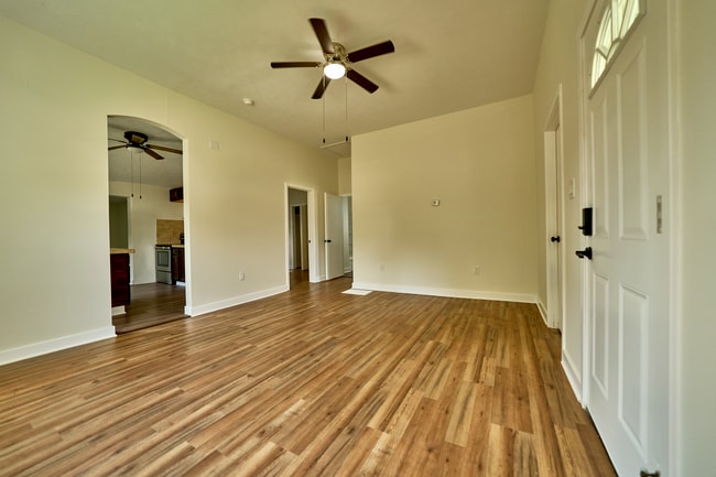 Photo - 1541 Walnut St