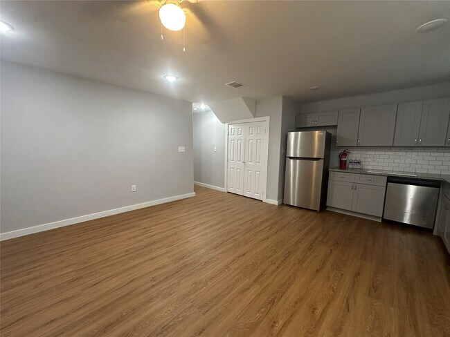 Photo - 6610 Haight St Unit B