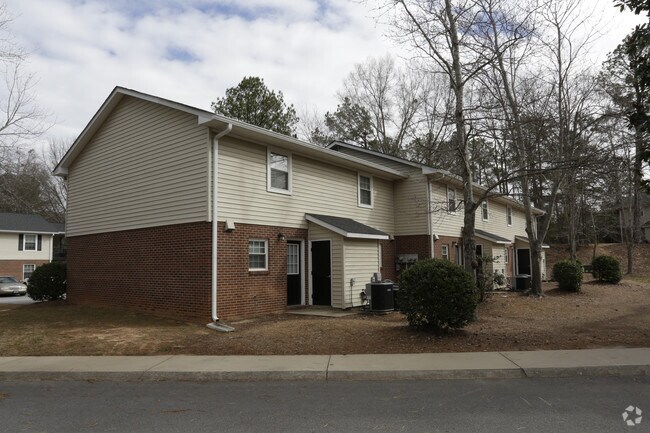 Photo - Woodruff Arms Apartments