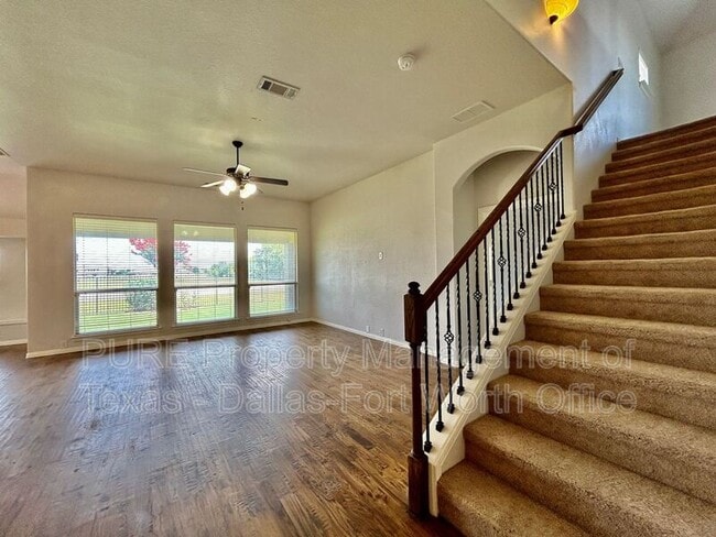 Photo - 511 Carnation Ln