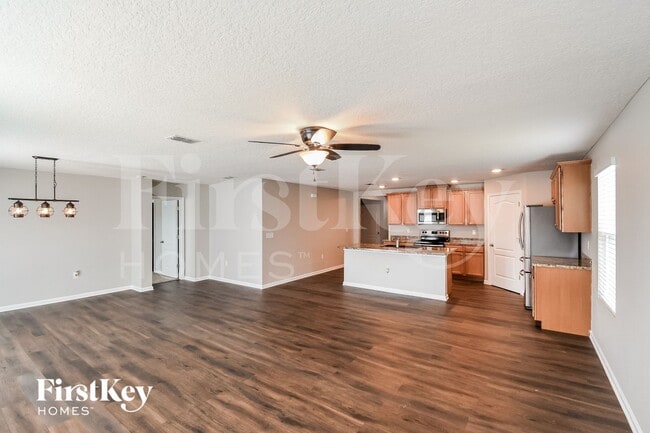 3535 Shiner Dr