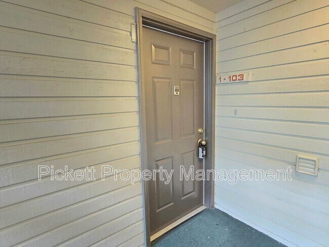 Photo - 20026 Vikings Crest NE