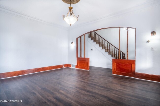 Photo - 934 Grand St