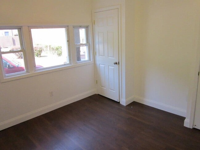 Photo - 141 S 12th St Unit Apt 1