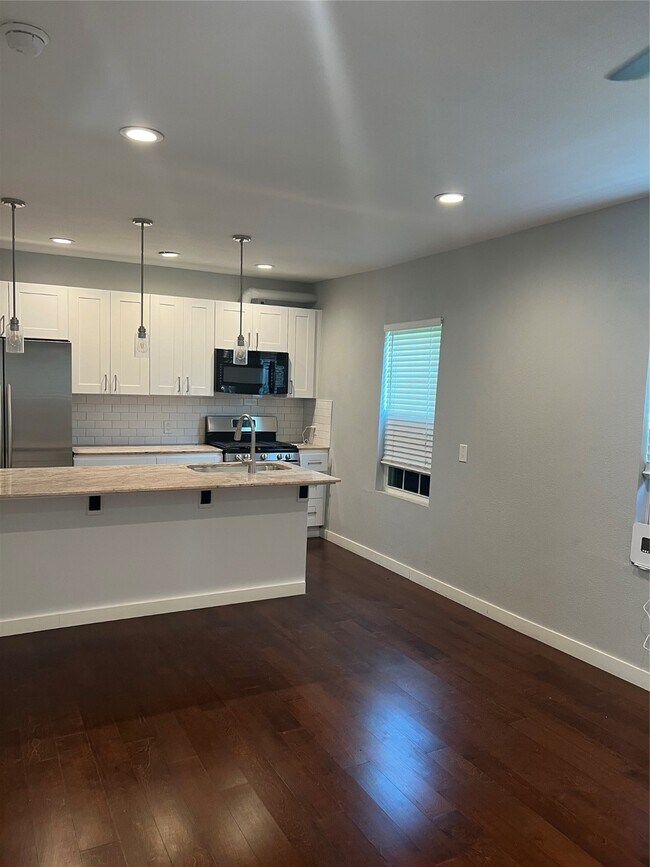 Photo - 2812 Live Oak St