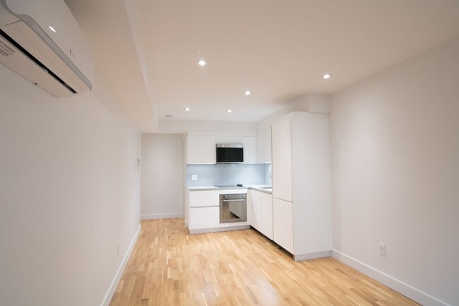 Photo - 3195 Av. Van Horne Unité 302