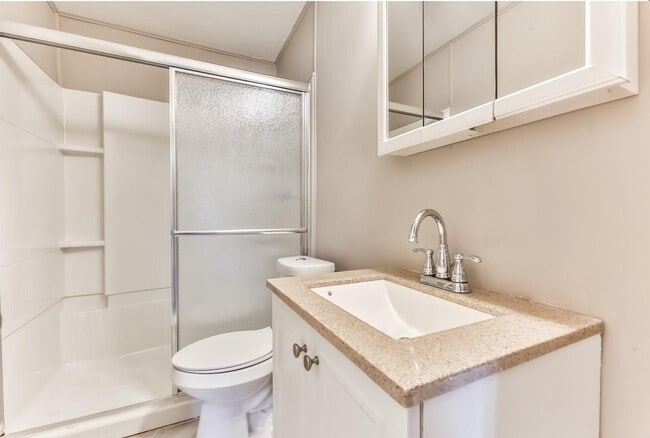 Building Photo - 4902 Pershing St