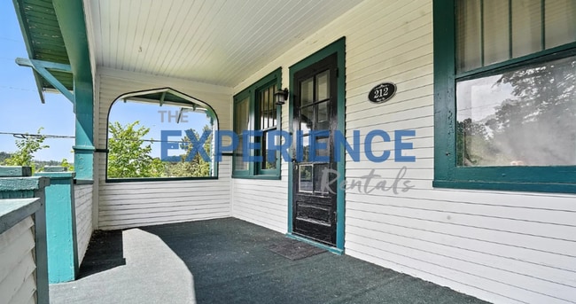 Photo - 212 May St
