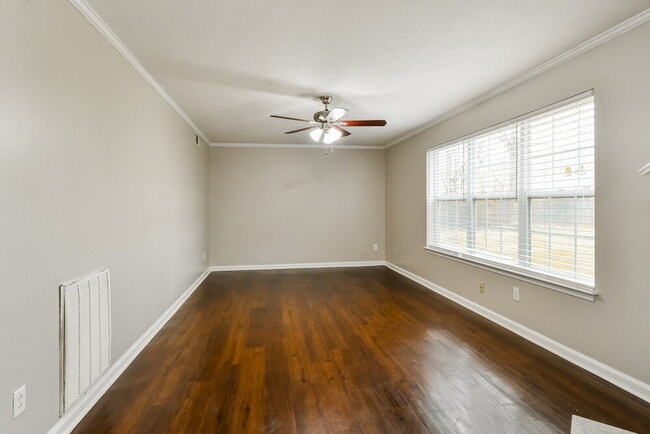 878 Lavergne Ln