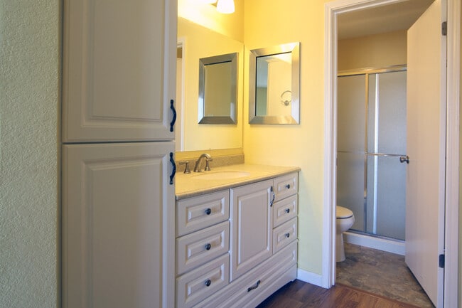 Photo - 1201 Glen Cove Pky Unit 1713