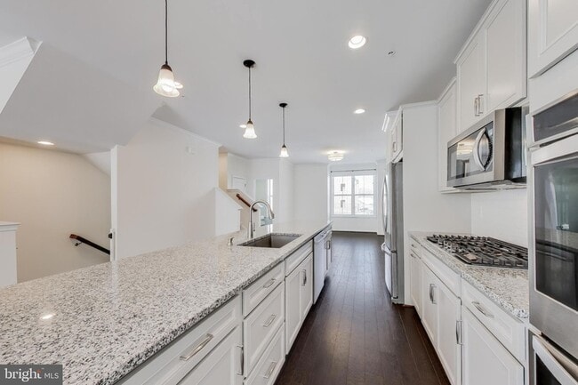 Photo - 22036 Plover St