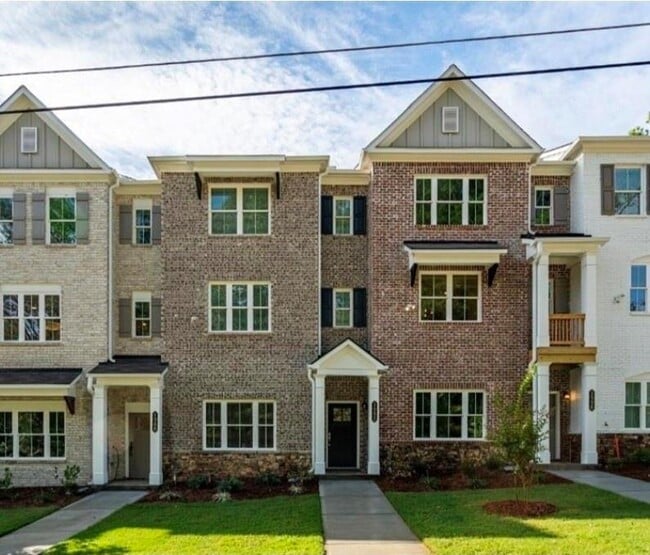 Building Photo - 1992 Kennesaw Dr NW