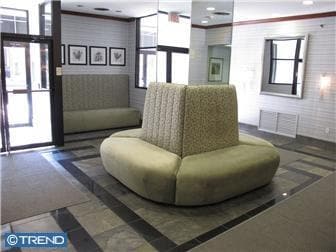 Foyer - 2101 Chestnut Unit 1119