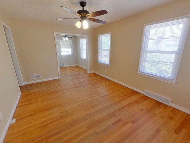 Photo - 1027 N Old Manor Rd