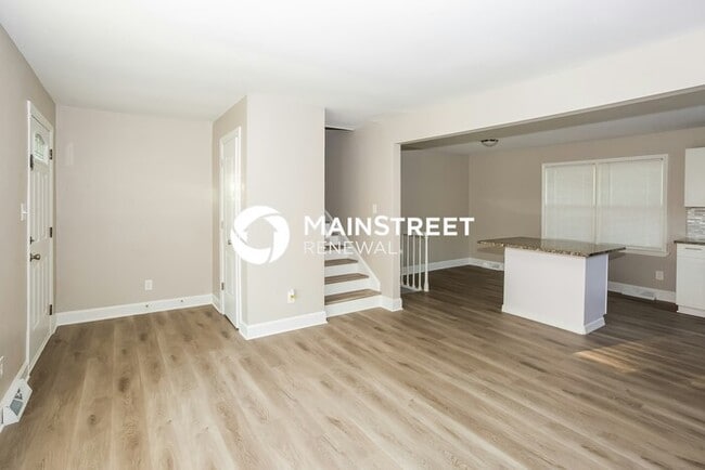 Photo - 4 Bedroom Pet-Friendly Home in Charlotte, NC with Main Street Renewal