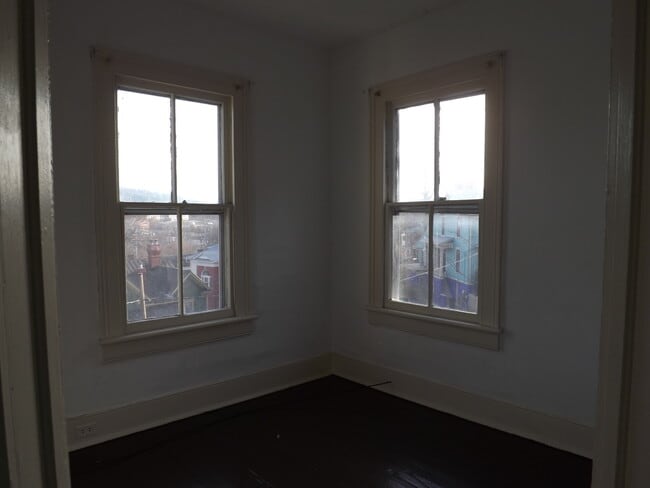 Photo - 325 Berkeley Pl Unit #3