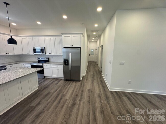 Photo - 331 E Lowrance Ave