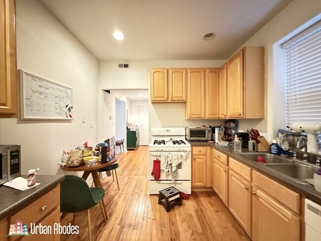Photo - 3455 N Bosworth Ave Unit 1F
