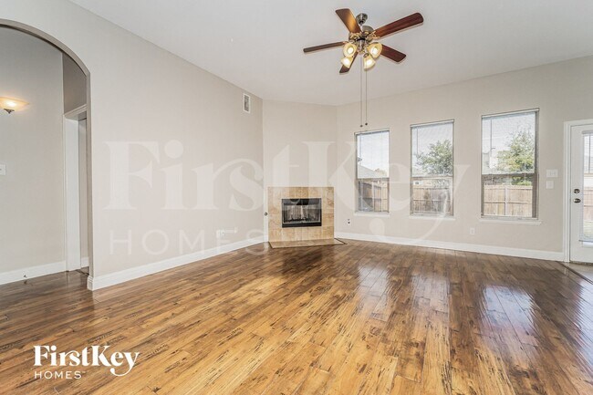 Photo - 1215 Jessie Ln