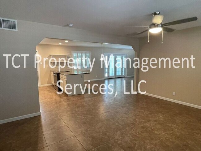Beautifully Landscaped 3 Bedroom Home in Tempe!