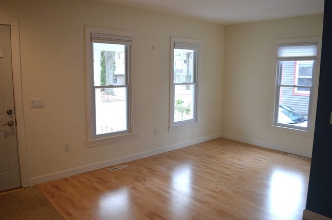 Photo - 209 N Ingersoll St