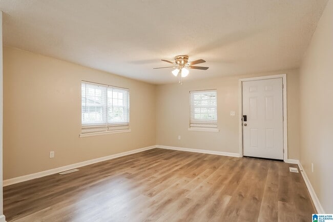 Photo - 2112 Headrick Rd