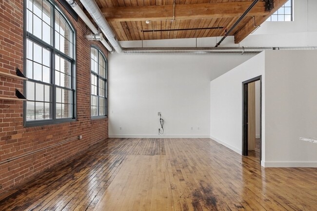 Photo - 1 Westinghouse Plaza Unit C334