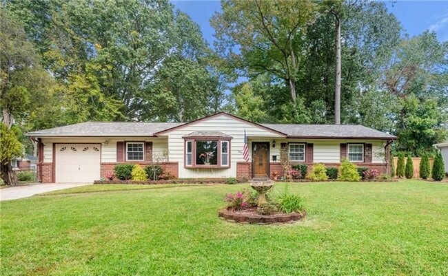 Building Photo - 3252 Club House Rd