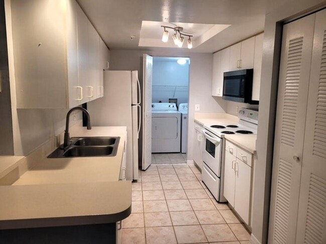 Building Photo - 4197 N Haverhill Rd