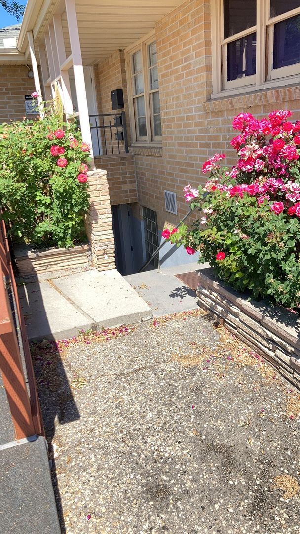 Photo - 229 E Logan St