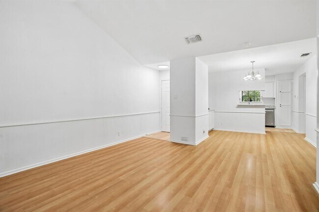 Photo - 10955 Wurzbach Rd Unit 103
