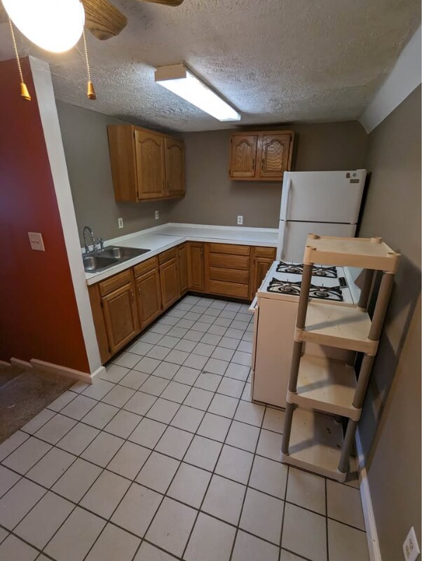 Photo - 924 N Center St Unit Apt C