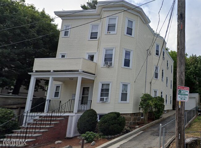 3 br, 1 bath Triplex - 12 Montcalm Ave 3 - 3 br, 1 bath Triplex - 12 Montcalm Ave 3 Condo