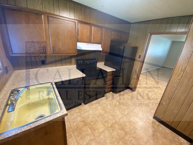 8211 Woodview Dr N Unidad A