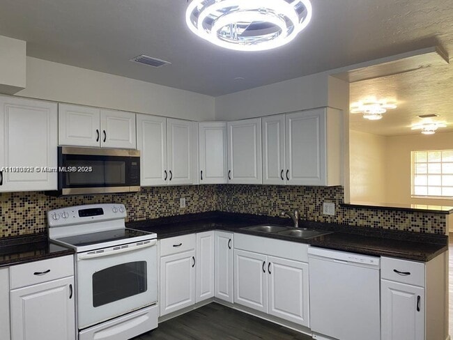 Photo - 8947 NW 33rd St