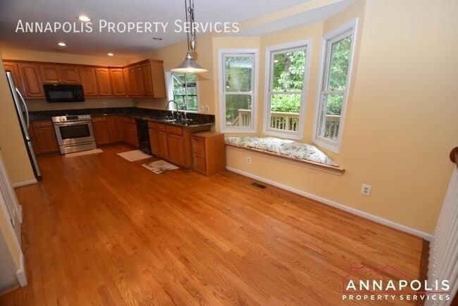 Photo - 1811 Johnson Rd