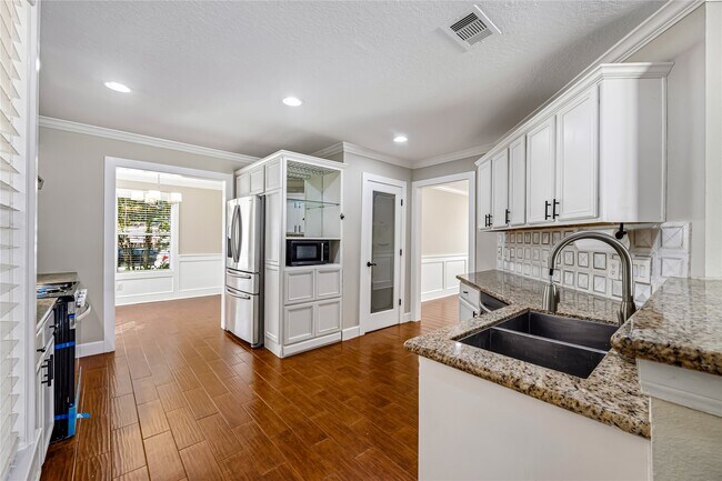 Photo - 5703 Basswood Dale Dr