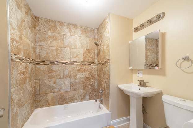 Photo - 3852 W Monroe St