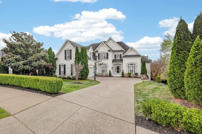 Photo - Beautiful 6BR Executive Brentwood Home with Pool