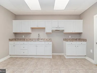 Photo - 323 Market St