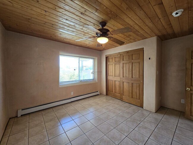 Photo - 1333a Hickox St