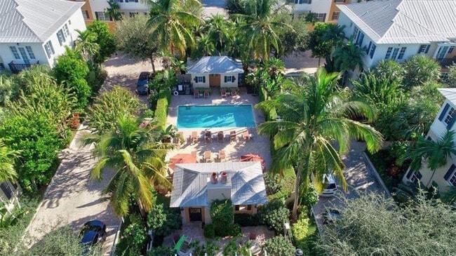 Photo - 306 E Mallory Cir