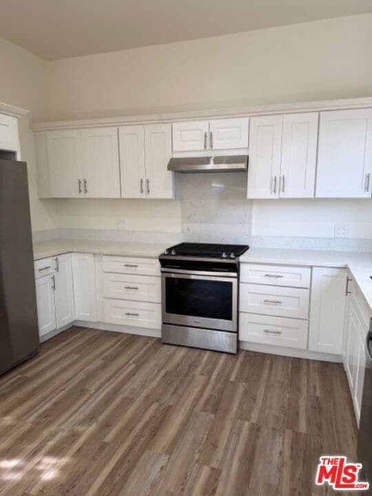 Photo - 11018 Herrick Ave