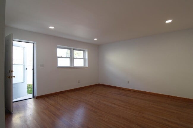 Photo - 1018 Koelle Blvd Unit 1