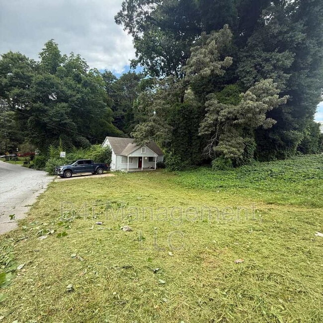 Photo - 3175 Washington Rd