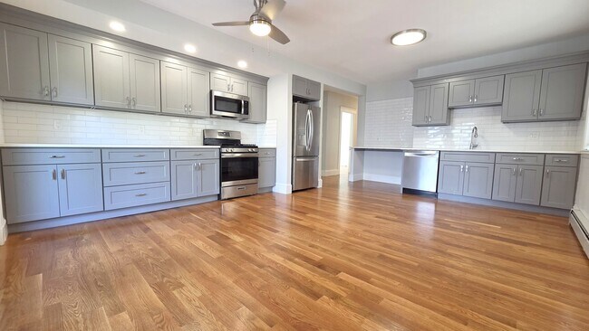 Photo - 61 Waverly St Unit 1